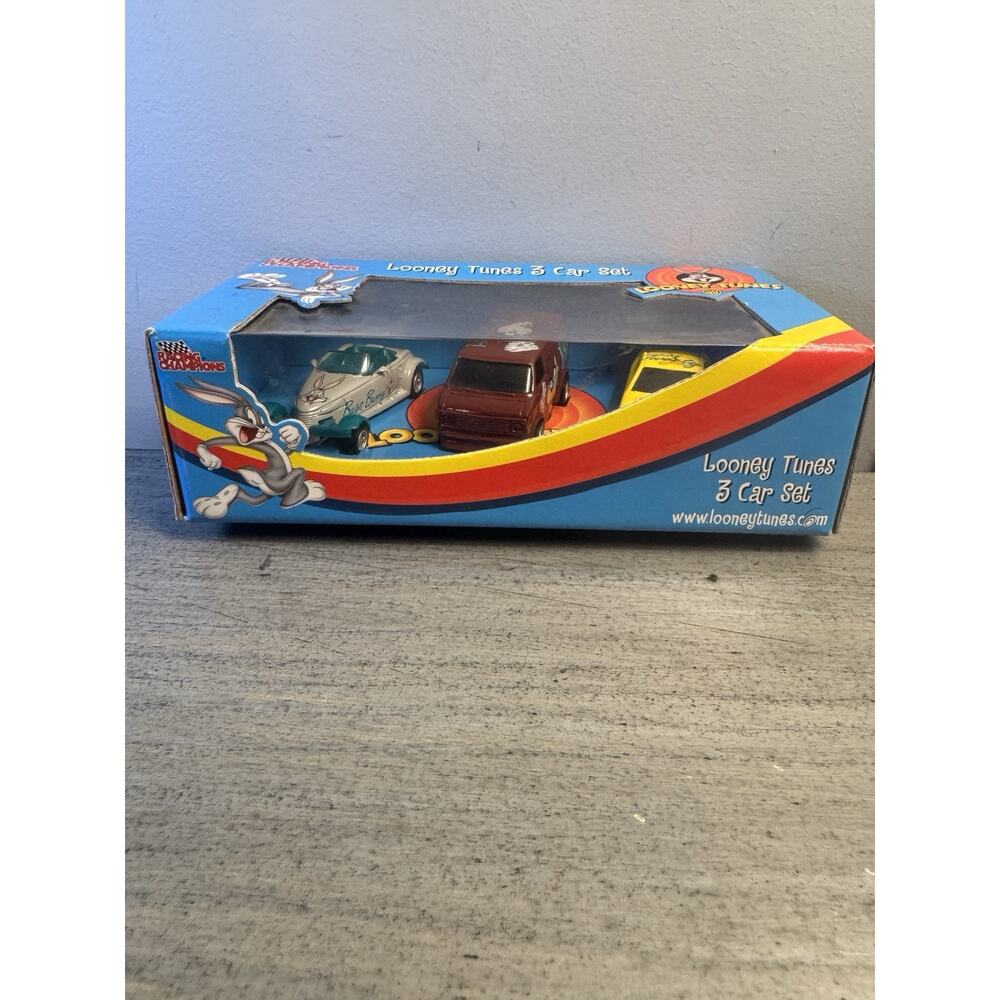 Vintage Looney Tubes Racing Champions Die cast Set 2002